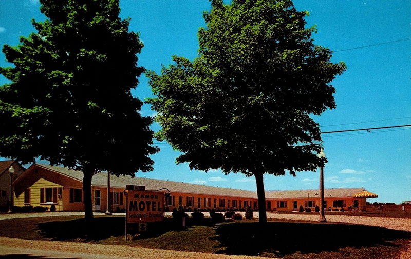 Manor Motel - Postcard